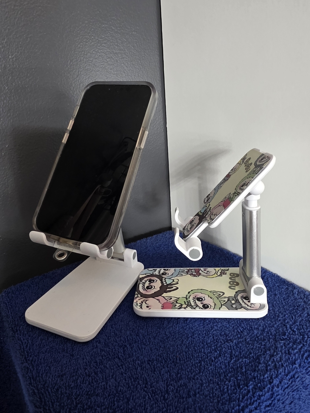 1 Collapsible Cell Phone Stand